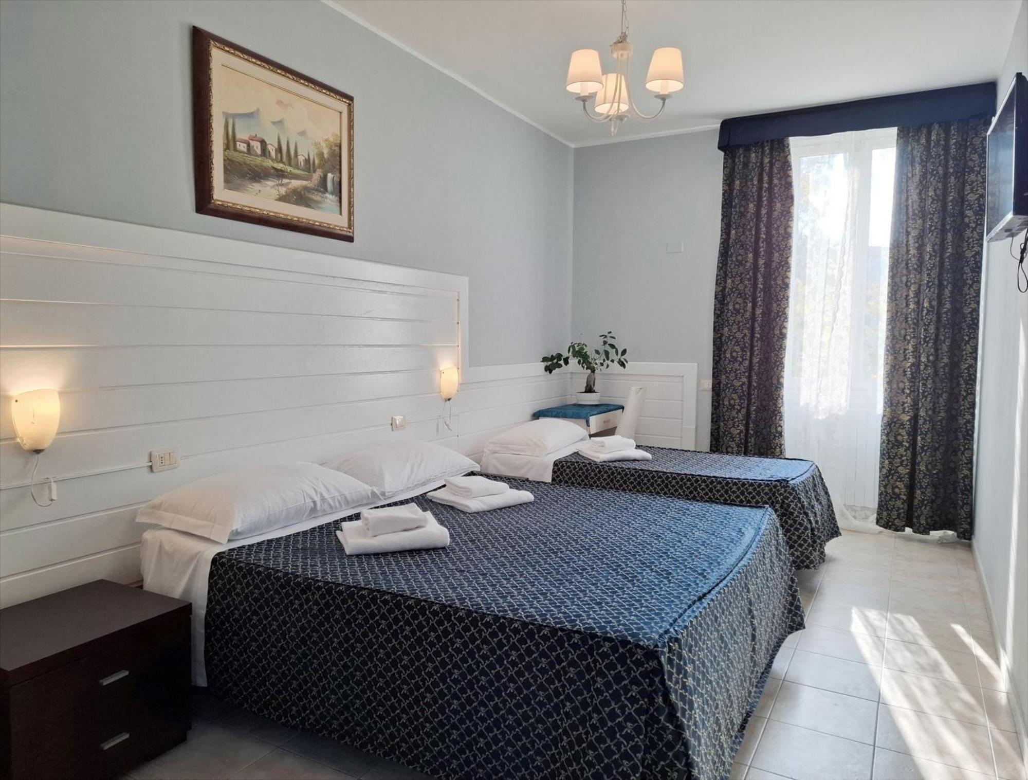 Hotel Aurelia Milano Centrale ภายนอก รูปภาพ