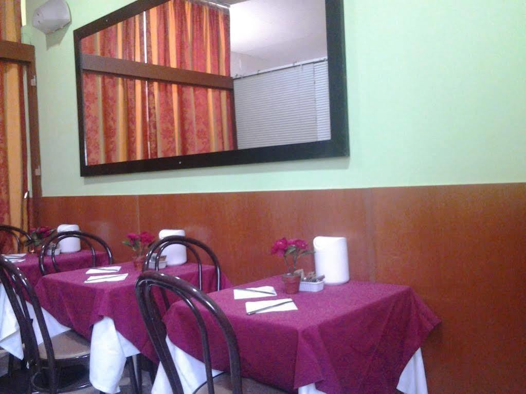 Hotel Aurelia Milano Centrale ภายนอก รูปภาพ